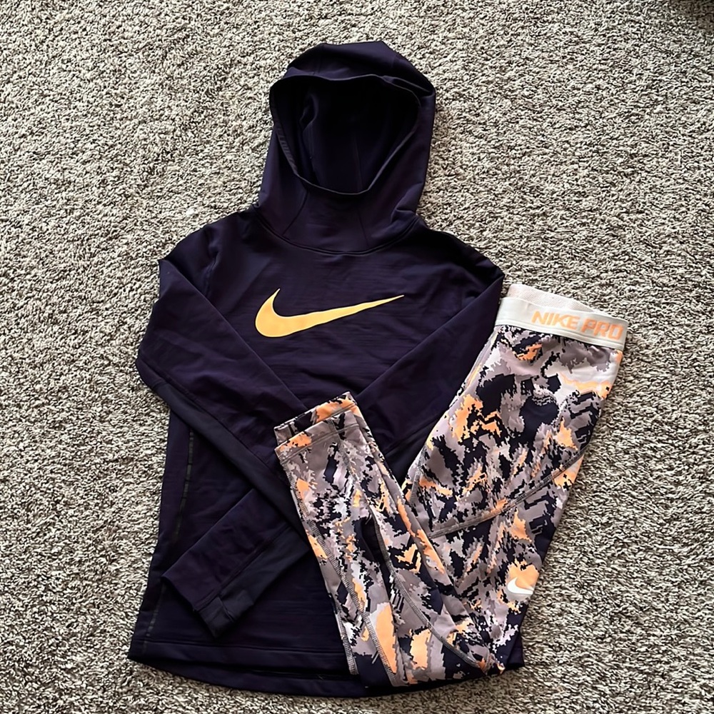 Nike pro leggings and hoodies set!